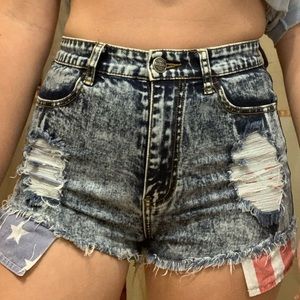 Cutoff denim shorts